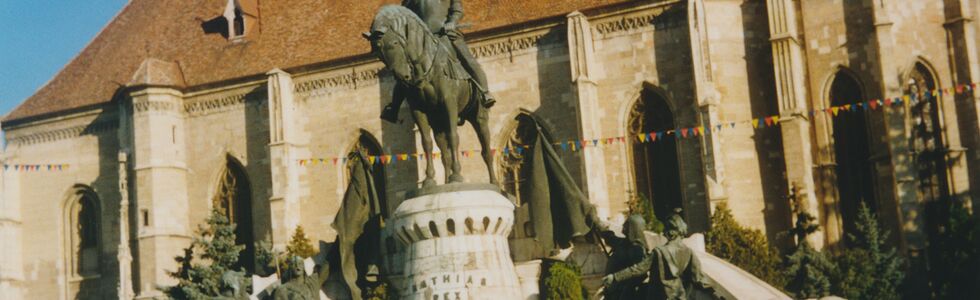 King Mathias equestrial statue (Janos Fadrusz 1858 – 1903) and his birth – place.